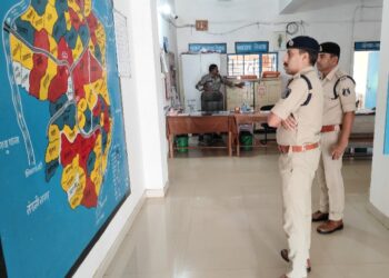 एसपी त्रिलोक बंसल ने ग्रामीण क्षेत्रों का भ्रमण दौरान पुलिस अनुविभागीय अधिकारी बेरला कार्यालय, थाना बेरला एवं पुलिस चौकी कंडरका का किया औचक निरीक्षण