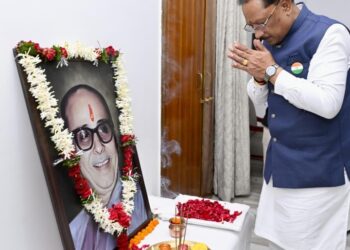 मुख्यमंत्री विष्णु देव साय ने स्वर्गीय कुशाभाऊ ठाकरे की जयंती पर उन्हें किया नमन