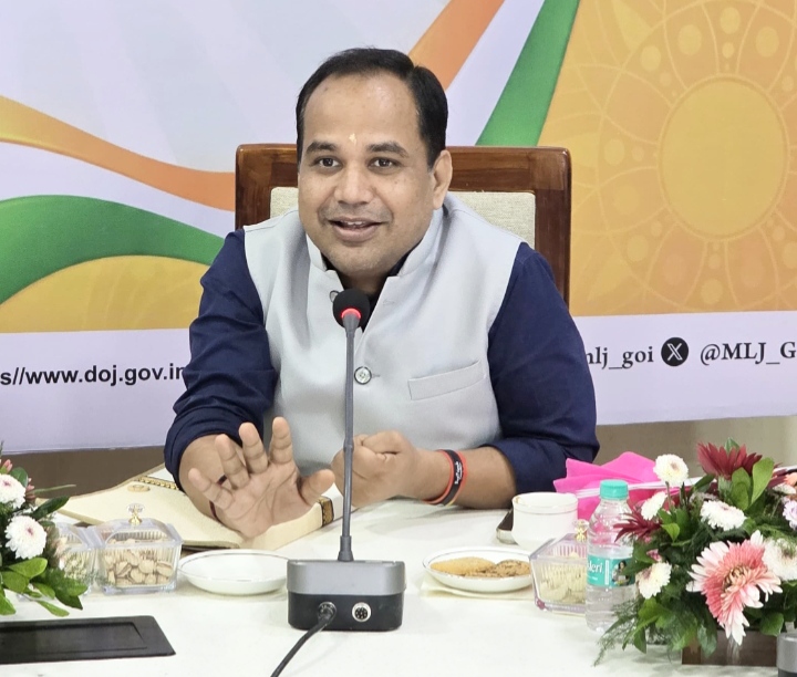 टेली-लॉ योजना का करें व्यापक प्रचार-प्रसार, हर जरूरतमंद तक पहुंचे विधिक सहायता : कलेक्टर डॉ. गौरव सिंह