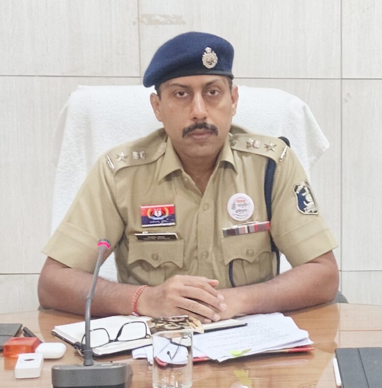SP त्रिलोक बंसल ने विभिन्न शाखाओं की समीक्षा की, कार्यों में गुणवत्ता एवं त्वरित कार्रवाई के दिए निर्देश