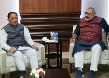 केंद्रीय वस्त्र मंत्री गिरिराज सिंह से नई दिल्ली में मुख्यमंत्री विष्णु देव साय ने की मुलाकात