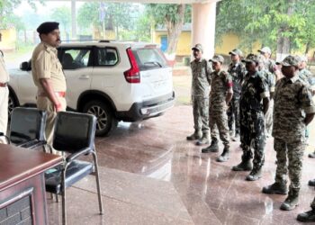 SP उमेश प्रसाद गुप्ता ने तेलंगाना राज्य के सीमावर्ती थाना तारलागुड़ा एवं भद्राकाली का किया आकस्मिक भ्रमण