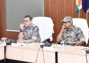 DGP अरुण देव गौतम ने पुलिस अधीक्षकों और सुरक्षा बलों की समीक्षा बैठक ली