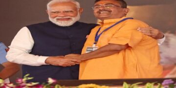 पीएम मोदी ने सुवेंदु अधिकारी को दी बधाई, कहा- सांस्कृतिक पुनरोदय की ओर बंगाल