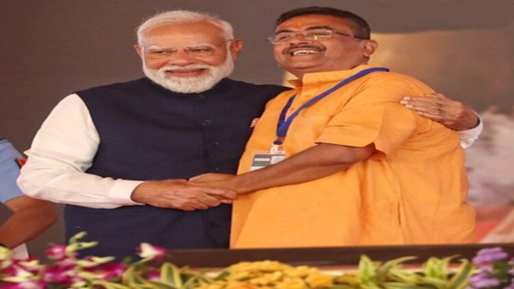 पीएम मोदी ने सुवेंदु अधिकारी को दी बधाई, कहा- सांस्कृतिक पुनरोदय की ओर बंगाल