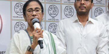 पश्चिम बंगाल की राजनीति में भूचाल: ममता बनर्जी TMC अध्यक्ष पद से हटाई गईं, अभिषेक निलंबित