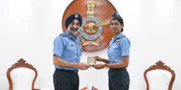 देश की पहली महिला फाइटर कॉम्बैट लीडर बनीं भावना कंठ, वायुसेना प्रमुख से की मुलाकात