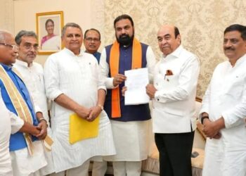 सम्राट चौधरी ने पेश किया सरकार बनाने का दावा, कल सुबह लेंगे बिहार के सीएम पद की शपथ