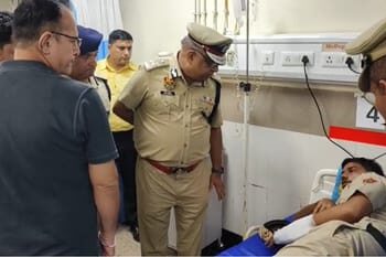 क्राइम डीएसपी का कटा हाथ: पुलिस और उपद्रवियों के बीच हुई तीखी झड़प, लाठी चार्ज के बाद हाईवे से हटे प्रदर्शनकारी