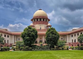 कोई भी बालिग अपनी इच्छा से सेक्स वर्क करती है तो इसे अपराध के दायरे में नहीं रखा जा सकता: सुप्रीम कोर्ट