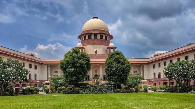 कोई भी बालिग अपनी इच्छा से सेक्स वर्क करती है तो इसे अपराध के दायरे में नहीं रखा जा सकता: सुप्रीम कोर्ट