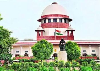 सलवार खींचना, छाती दबाना रेप की कोशिश नहीं…हाईकोर्ट की टिप्पणी पर सुप्रीम कोर्ट का आरोपी को नोटिस
