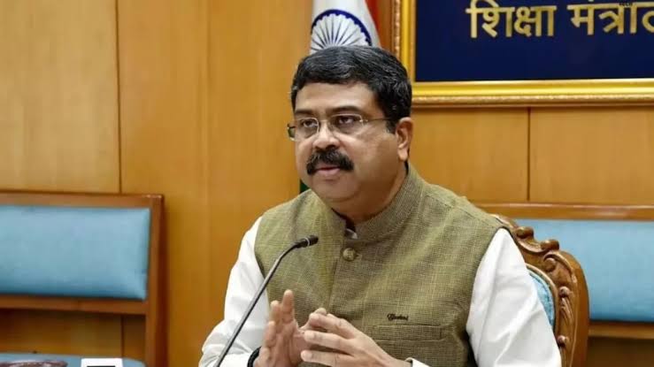 केंद्रीय शिक्षा मंत्री धर्मेंद्र प्रधान ने दिया इस्तीफा, कहा- मैं देश के युवाओं की आकांक्षाओं, भावनाओं और उनकी न्यायोचित अपेक्षाओं का गहरा सम्मान करता हूं