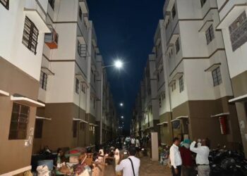 नकटी में शासकीय भूमि से अतिक्रमण हटाने से पहले सरकार ने प्रभावित परिवारों को दिया पक्का आवास