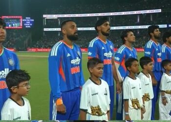 क्रिकेट मैच में पहली बार राष्ट्रगान से पहले गाया गया वंदे मातरम, सालों पुरानी परंपरा में बदलाव