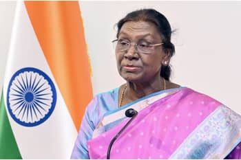 राष्ट्रपति द्रौपदी मुर्मू का देश के नाम संबोधन, कहा- दुनिया में युद्ध के कारण संकट, इसके बावजूद तेजी से बढ़ रही हमारी अर्थव्यवस्था